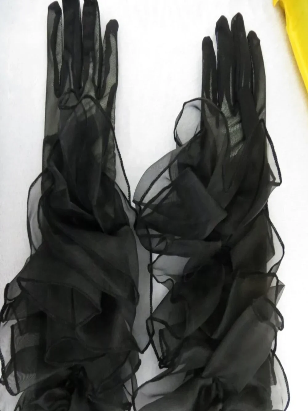 Women's Long Puffy Oversize Ruffle Gloves